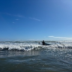 【2025年10月22日(水) 日帰りサーフツアー&サーフスクール】