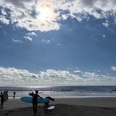 【2025年11月22日(土)　日帰りサーフツアー＆サーフスクール】